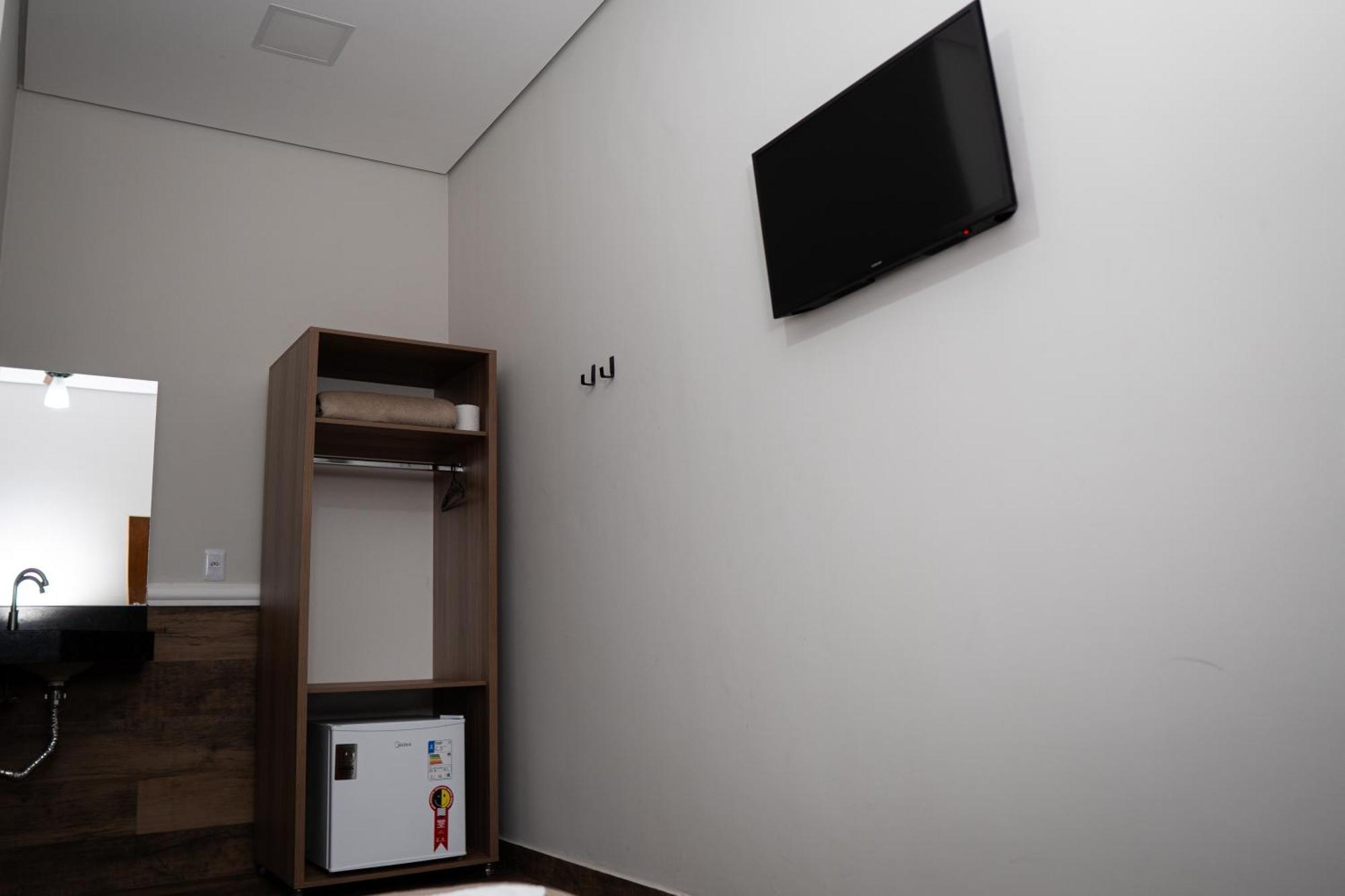 Hotel Nixon Proximo, Rodoviaria, Prefeitura E A Matriz Central Itaí Dış mekan fotoğraf