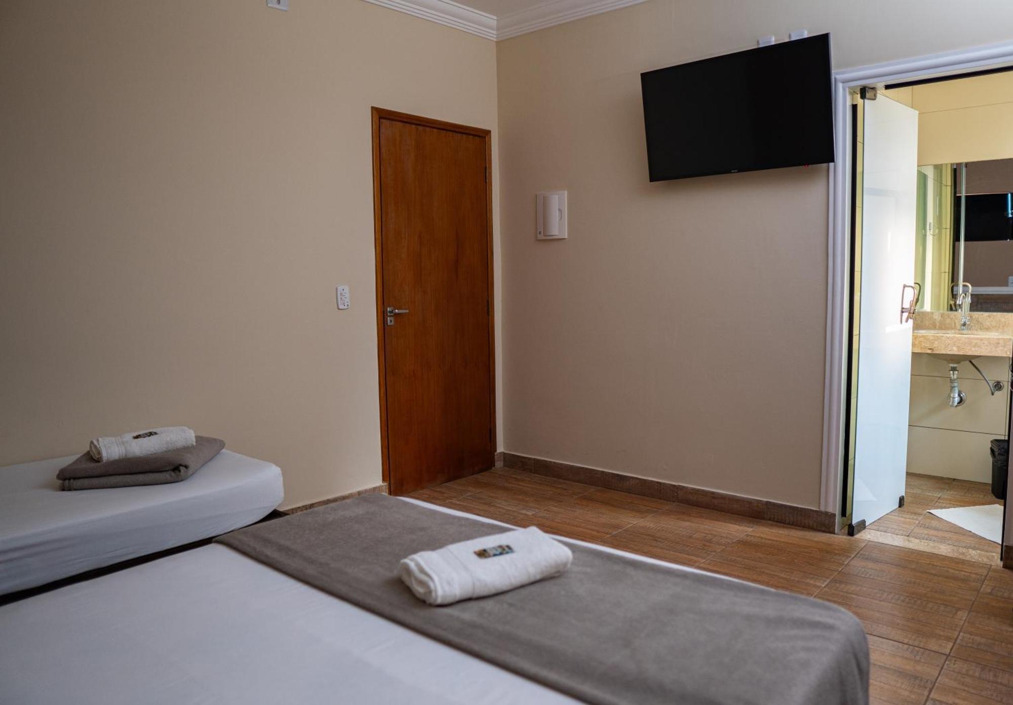 Hotel Nixon Proximo, Rodoviaria, Prefeitura E A Matriz Central Itaí Dış mekan fotoğraf