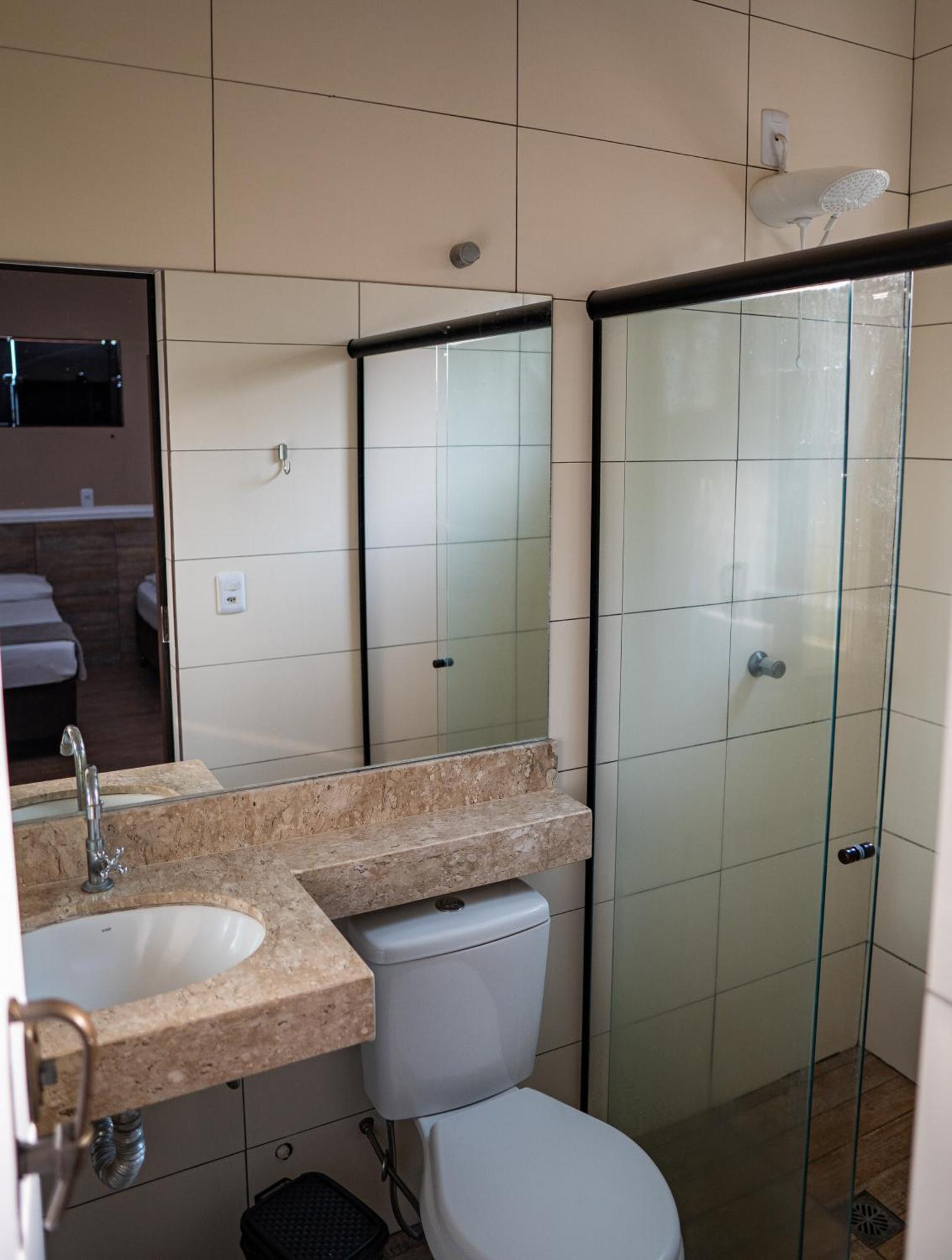 Hotel Nixon Proximo, Rodoviaria, Prefeitura E A Matriz Central Itaí Dış mekan fotoğraf