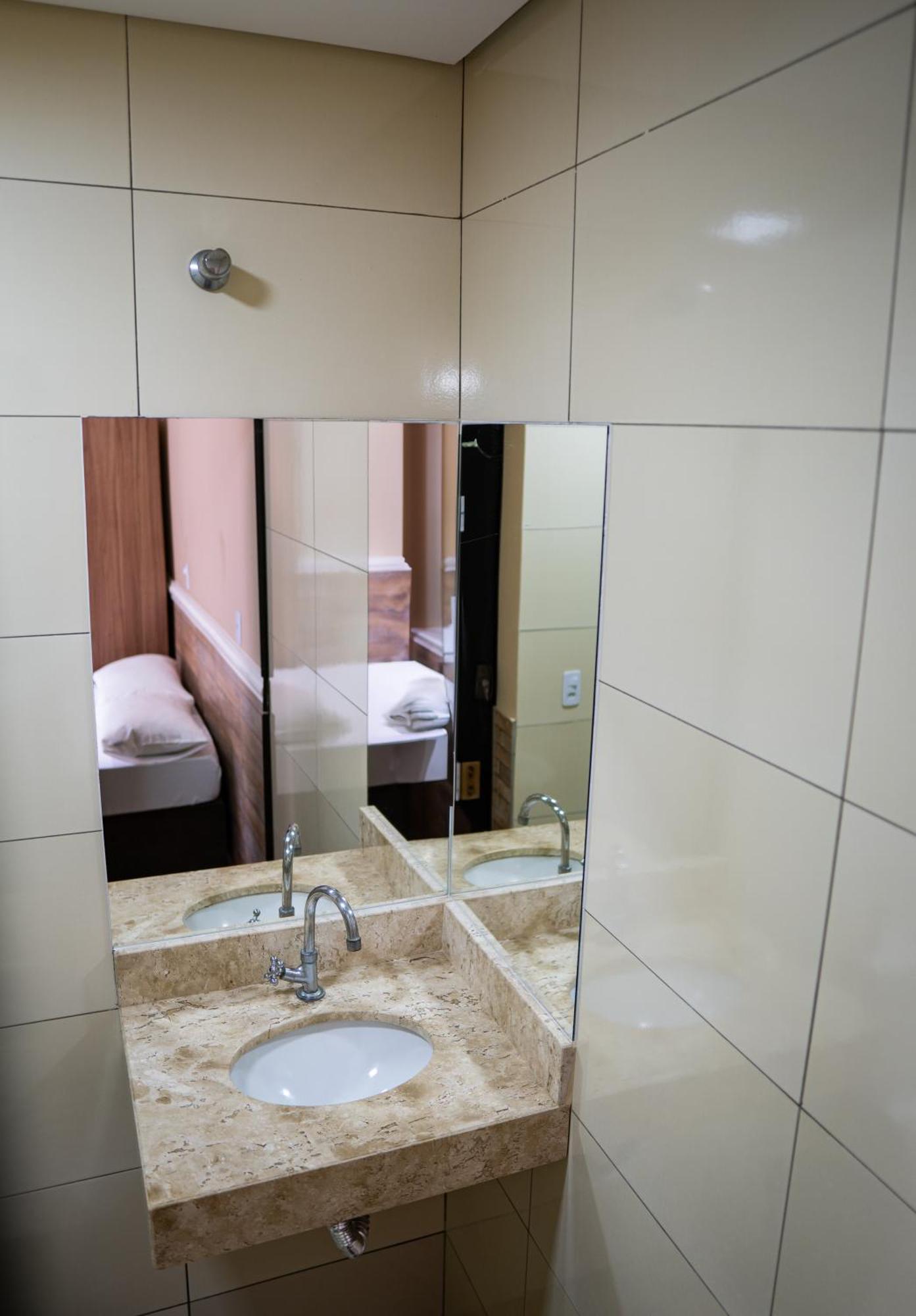 Hotel Nixon Proximo, Rodoviaria, Prefeitura E A Matriz Central Itaí Dış mekan fotoğraf