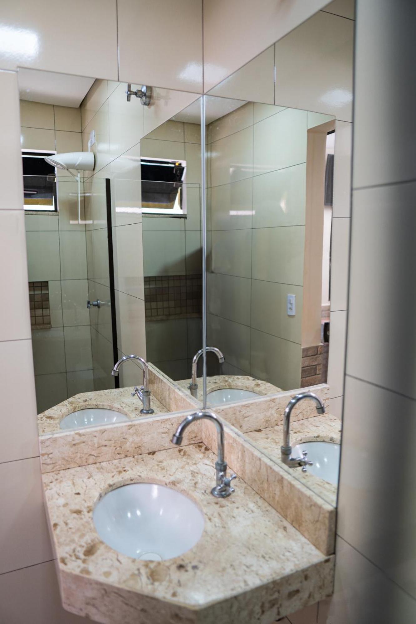 Hotel Nixon Proximo, Rodoviaria, Prefeitura E A Matriz Central Itaí Dış mekan fotoğraf